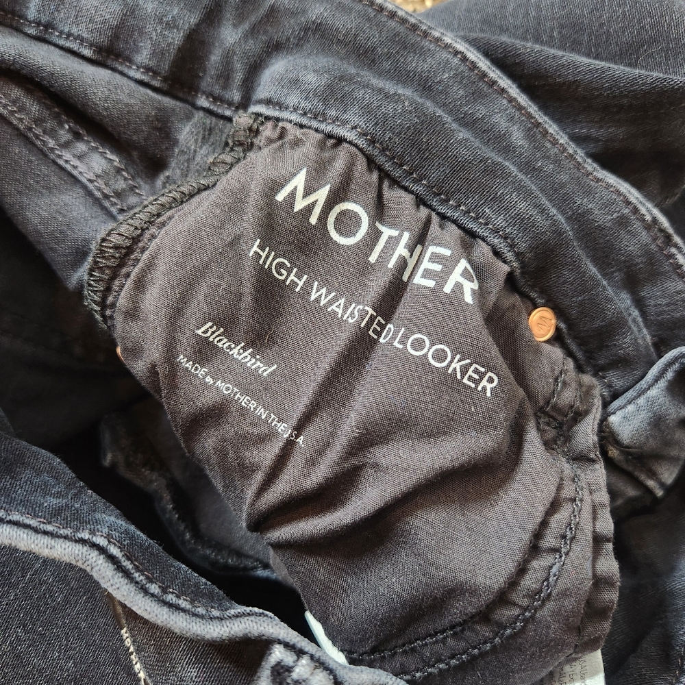 Mother High Waisted Looker Jeans In Blackbird Size 26 - Picture 5 of 8